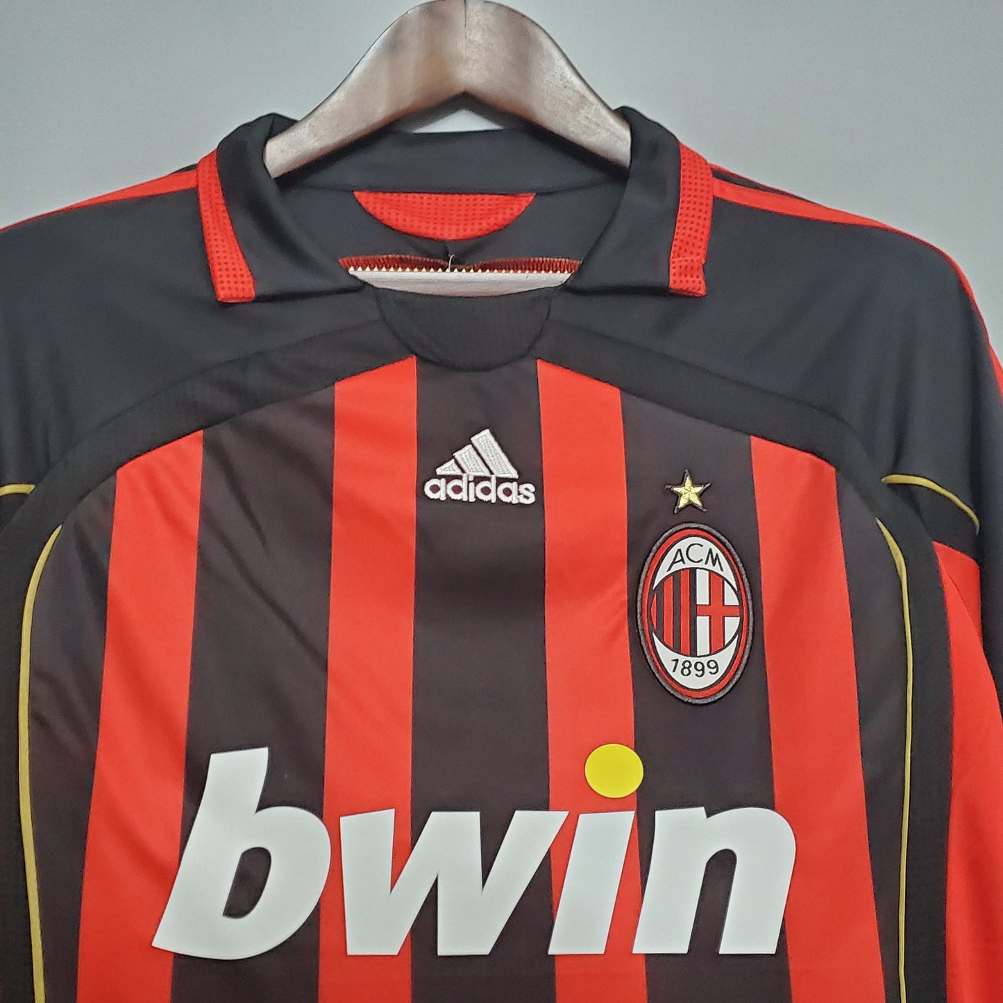 Retro AC Milan 06/07 Home Jersey